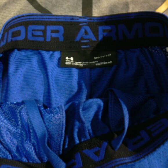 ATHLETIC SHORTS BY UNDER ARMOUR SIZE MED. BLUE. - Picture 4 of 4